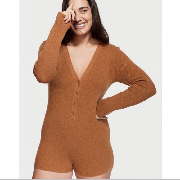 Victoria Secret One Piece NWOT 100% Cashmere - Picture 2 of 2